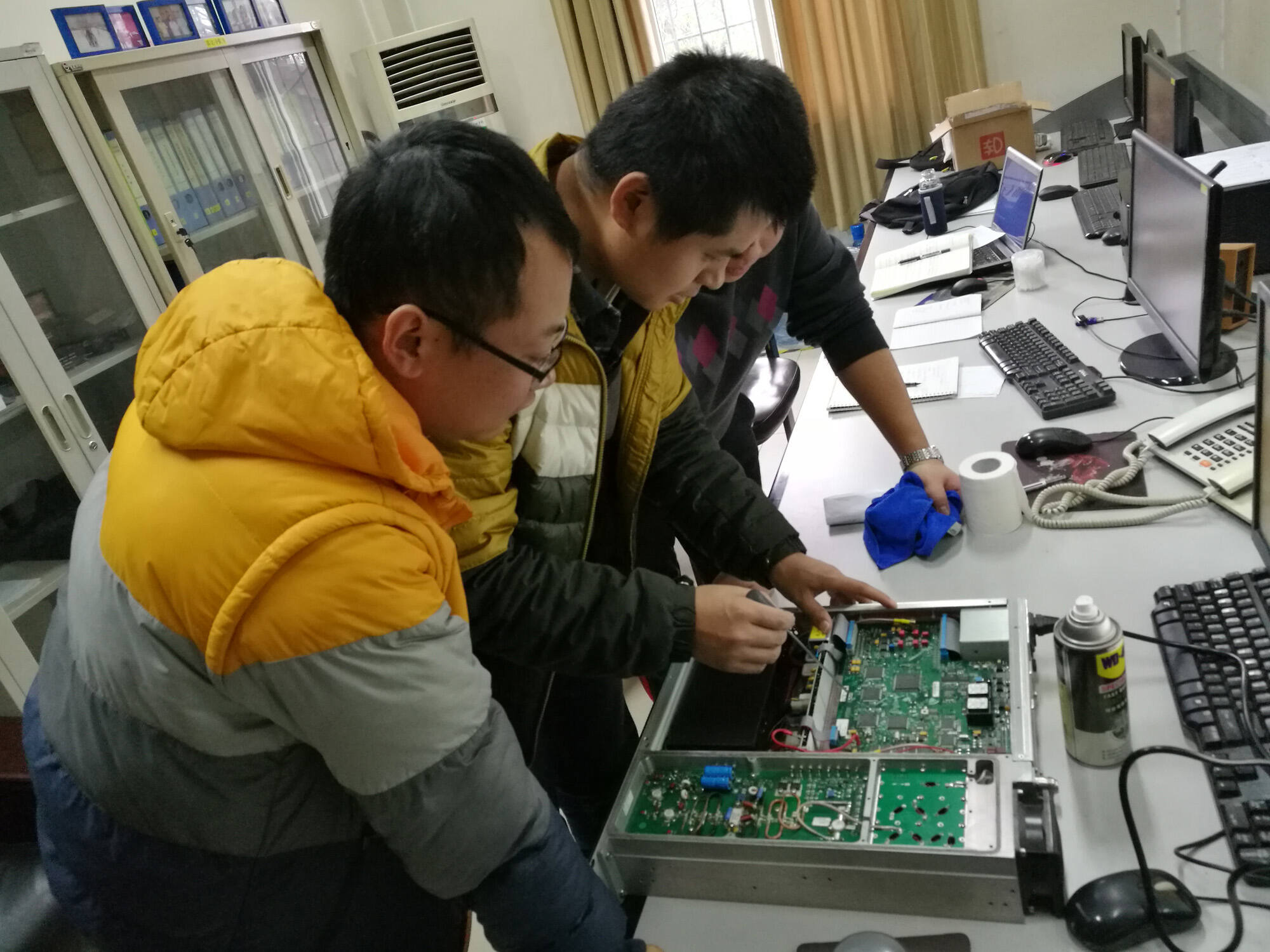 民航重慶空管分局成功修復(fù)故障PAE電臺(tái)，彰顯設(shè)備修理專業(yè)實(shí)力
